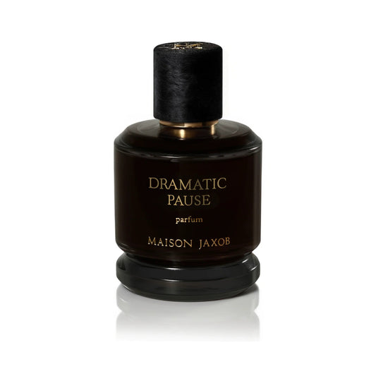 Dramatic Pause by Maison Jaxob